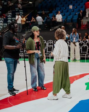 بإطلالة مغربية مميزة.. سناء مسودي تخطف الأنظار في حدث رياضي بارز -صور