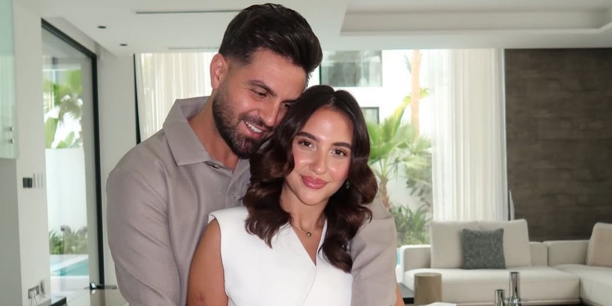 غيث وسارة في لقطة رومانسية