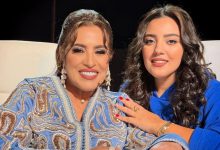 صورة بعد تجاوز أزمتها الأخيرة.. سامية ديكوك تستأنف نشاطها كمديرة أعمال لوالدتها -فيديو