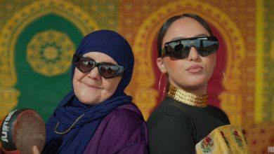 صورة فيديو احتفالي يوثق فرحة هند زيادي بنجاح أغنيتها الجديدة “الزين”