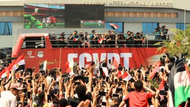 صورة نجوم الفن في مصر يسخرون من احتفالات المنتخب المصري بعد توديع “المونديال”
