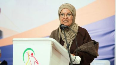 صورة فاطمة وشاي تعبر إلى قبة البرلمان
