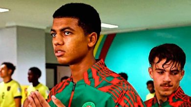 صورة لاعب المنتخب المغربي عبد الحميد أيت بودلال يرزق بمولوده الأول -صورة