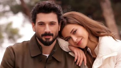 صورة من الشاشة إلى الواقع.. أبطال مسلسل “تحت الأرض” يعلنان ارتباطهما رسميا