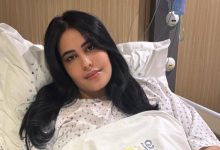 صورة كوثر تيسية تخضع لعملية جراحية وتثير التساؤلات
